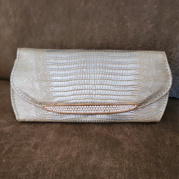 Judith Leiber Gold Snakeskin Print Eye Glass Holder Or Clutch - Picture 1 of 10